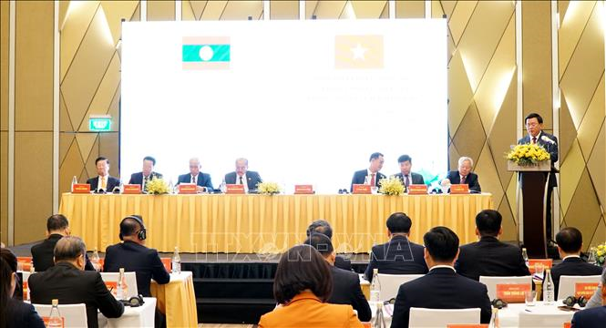 Hội thảo lý luận lần thứ 12 giữa Đảng Cộng sản Việt Nam và Đảng Nhân dân Cách mạng Lào

